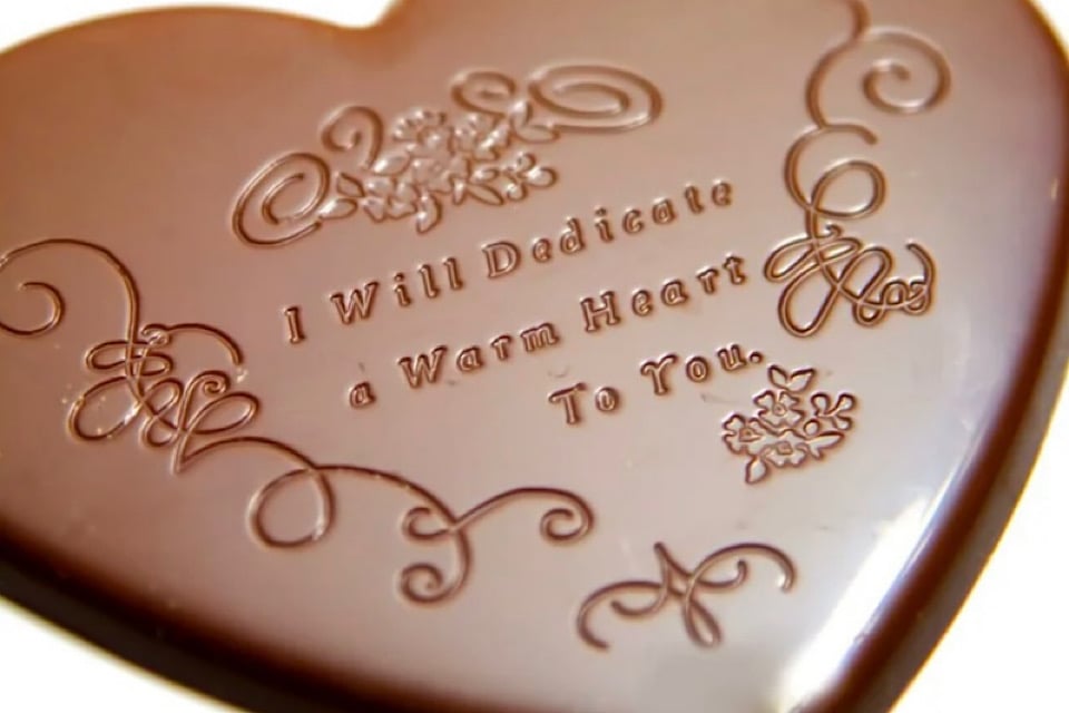 バレンタイン：ハート型のチョコレート