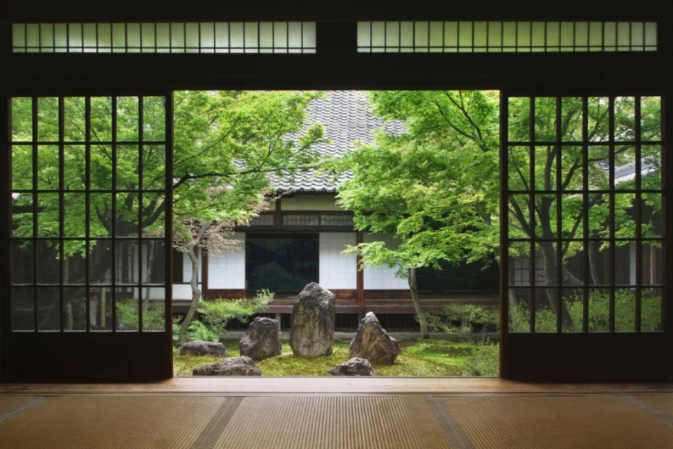 日本文化にふさわしい日本伝統的な庭