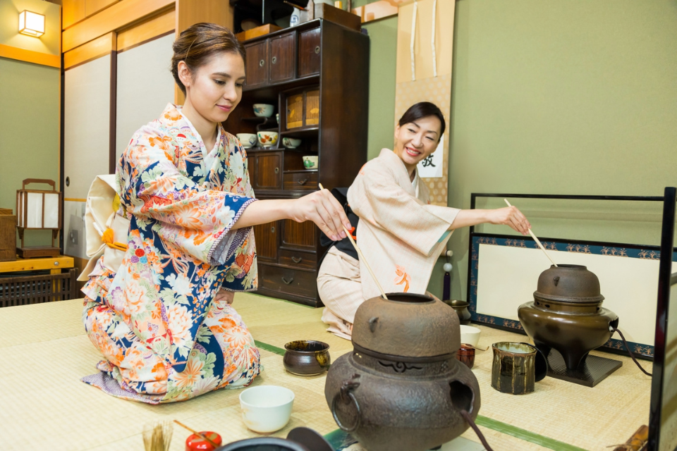 茶道体験のように、体験すると楽しい日本文化
