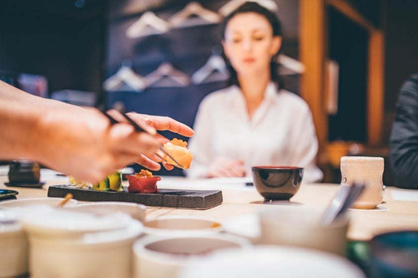 Manners and things to keep in mind when entertaining a VIP foreigner at dinner