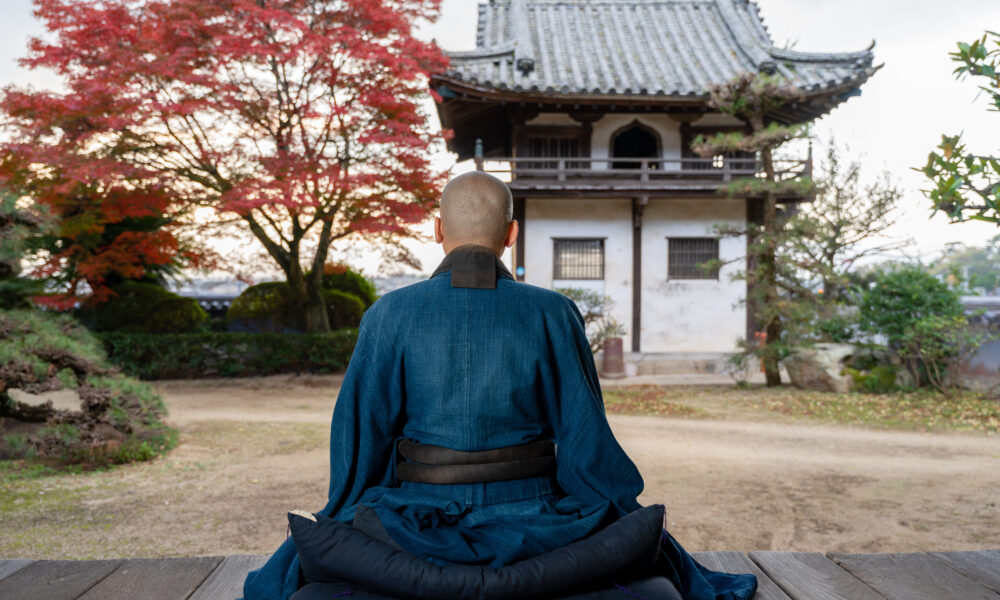 座禅の歴史|鎌倉時代に伝わり、現代の若者・外国人に注目されるまで | 外国人向け伝統文化体験|モテナス日本