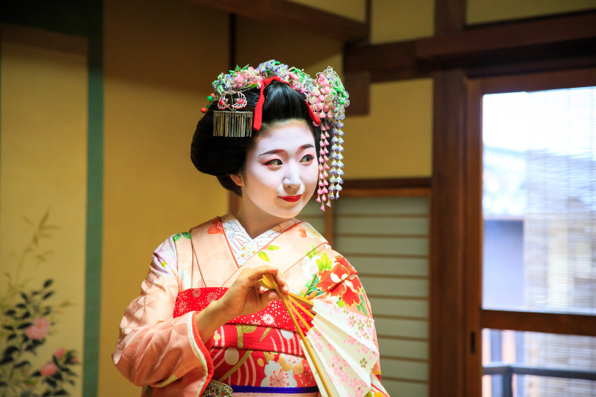 舞妓の歴史｜日本の伝統芸能を彩る雅なる芸妓の足跡
