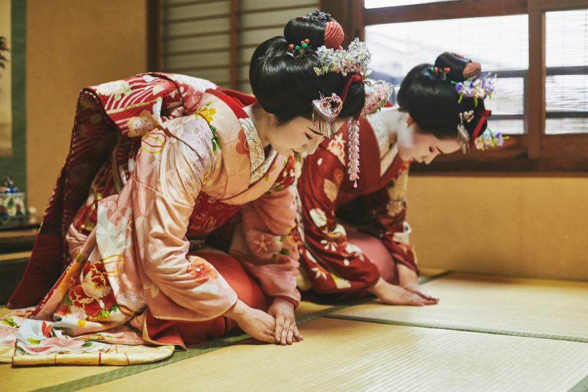 舞妓の歴史｜日本の伝統芸能を彩る雅なる芸妓の足跡
