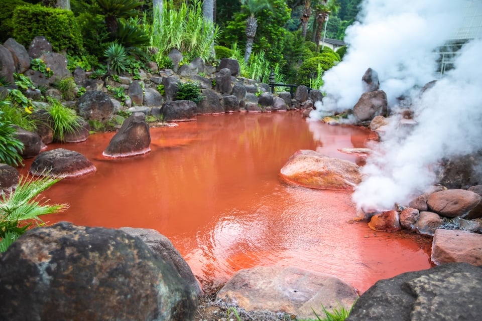 別府温泉・地獄めぐり、血の池地獄