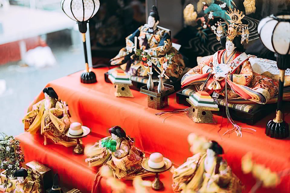 伝統的なひな人形