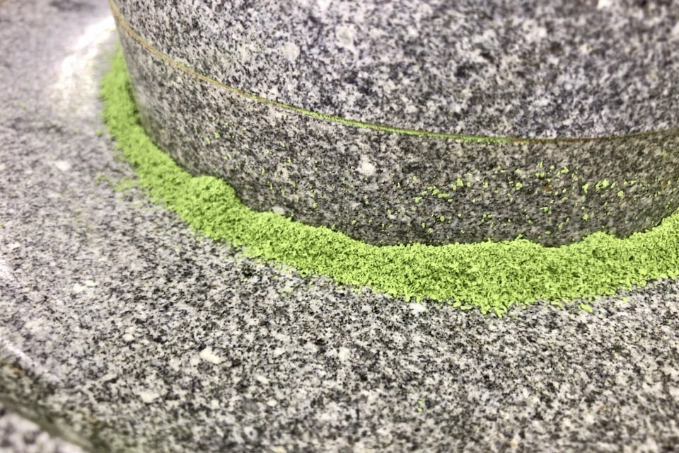 石臼で挽いた抹茶
