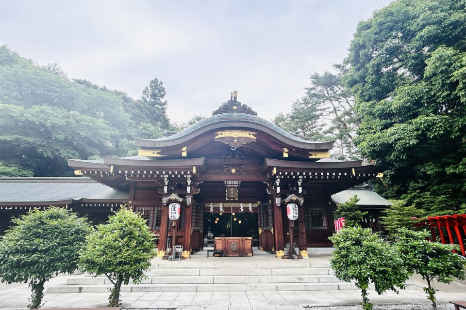 神社参拝の静けさ