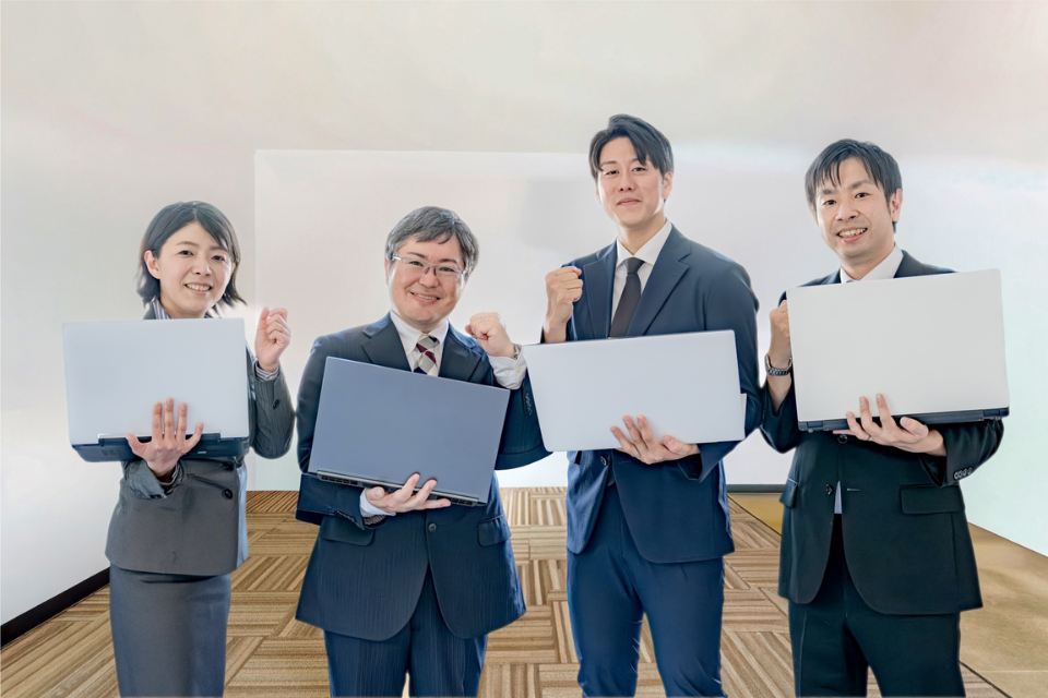 イベント会場で連携しながら運営するスタッフ